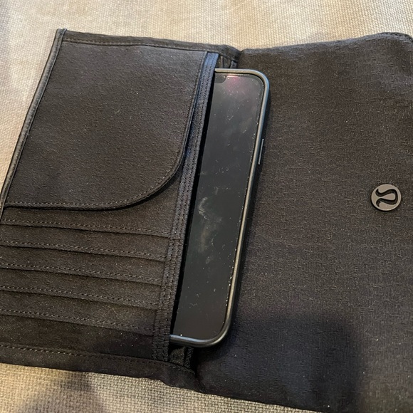 Lululeman Large Travel Clutch - Picture 14 of 16